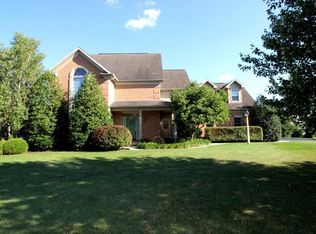 10 Royal Dr, Lititz, PA 17543