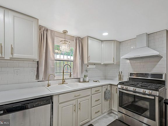 5th image of 7515 Lenham Dr
