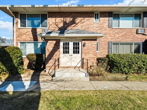 192 Edmunton Drive #D2, North Babylon, NY 11703