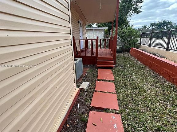 4th image of 461 NW 135th Way #B