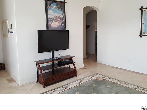 2nd image of 1380 Tuthill Ln