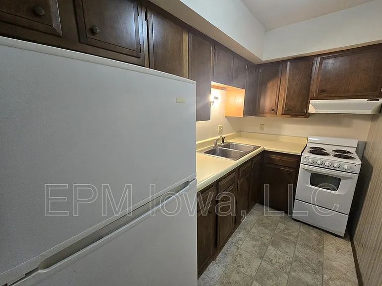 101 16th Ave NW #19 — Photo 1