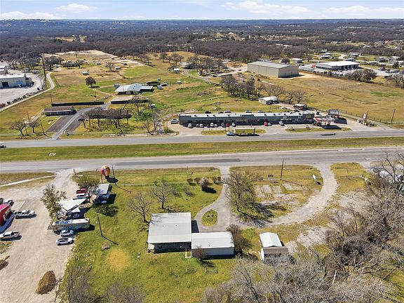 3rd image of 4861 E Highway 199