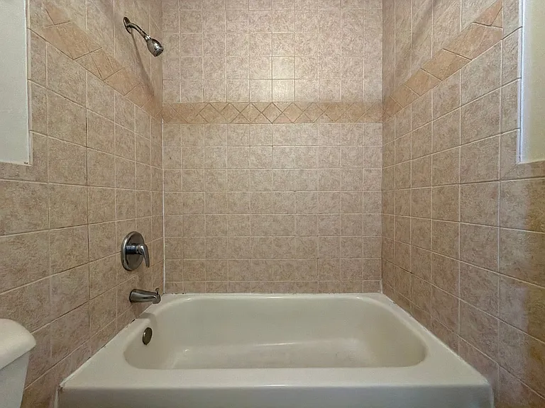 501 W 26th St #308 — Photo 12