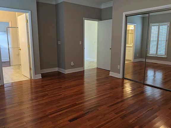 4th image of 2710 Green Meadow Dr