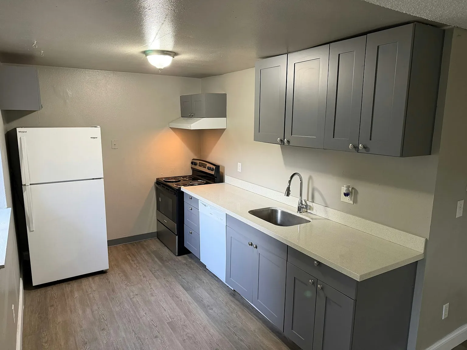 2705 South 256th Street, Unit B — Photo 2
