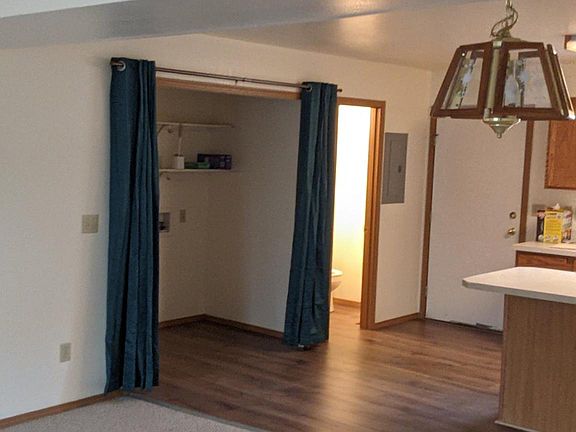 2nd image of 801 Mantle Dr #2