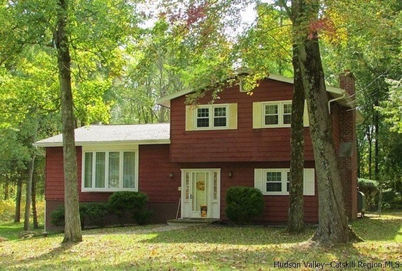 1st image of 22 Woodland Dr