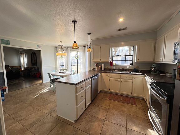 3rd image of 1212 Rehoboth Dr