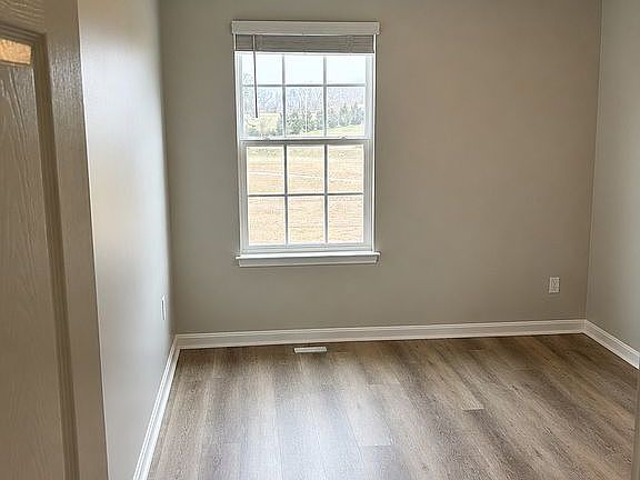 5th image of 152 Baker Dr