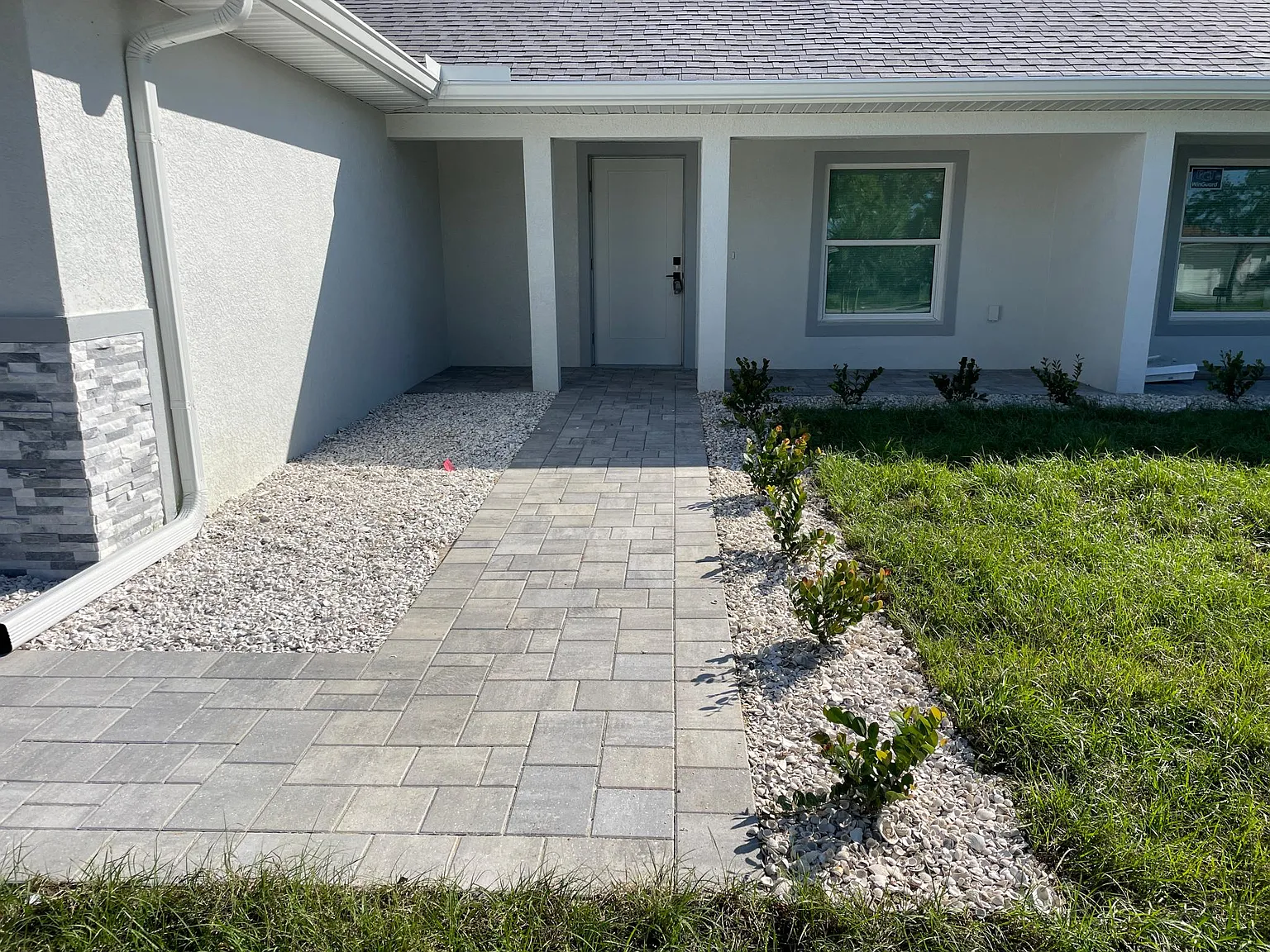 3 bed, 2.5 bath, 1600 sqft, $2,050 — Photo 2