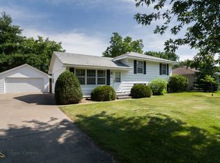 2861 115th Ave NW, Coon Rapids, MN 55433