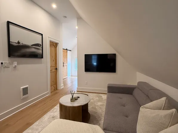 2688 E 128th St #3, Cleveland, OH 44120