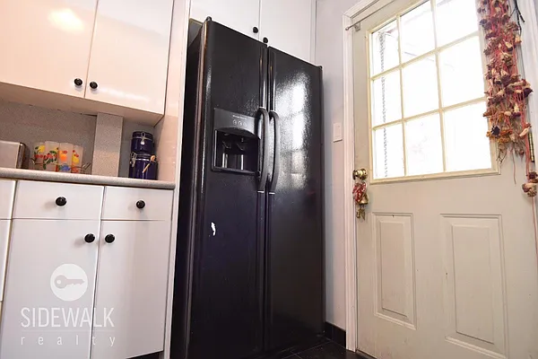 Rented by Sidewalk Realty LLC | media 15