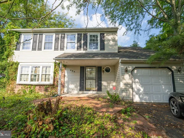 484 Cambridge Ln, Newtown, PA 18940