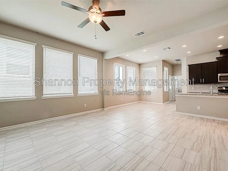 2559 Terrace Point Dr — Photo 19