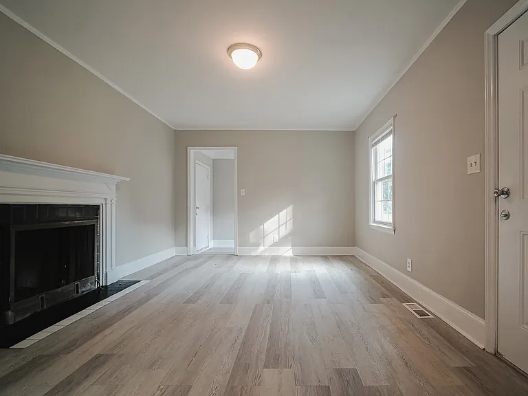 614 Ambassador St — Photo 15