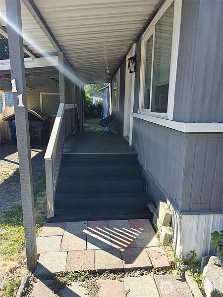 5th image of 1720 Maple Lane #11