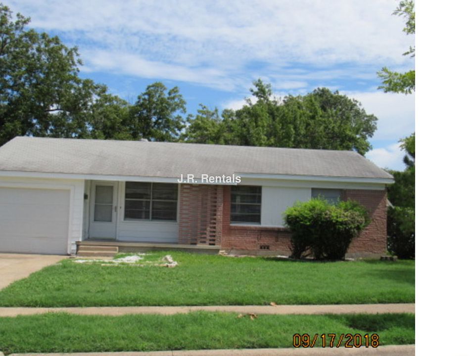 1st image of 307 Prather Dr