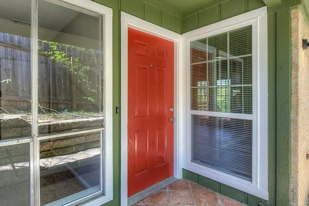 2 bed, 1.0 bath, 1742 sqft, $1,500 — Photo 3
