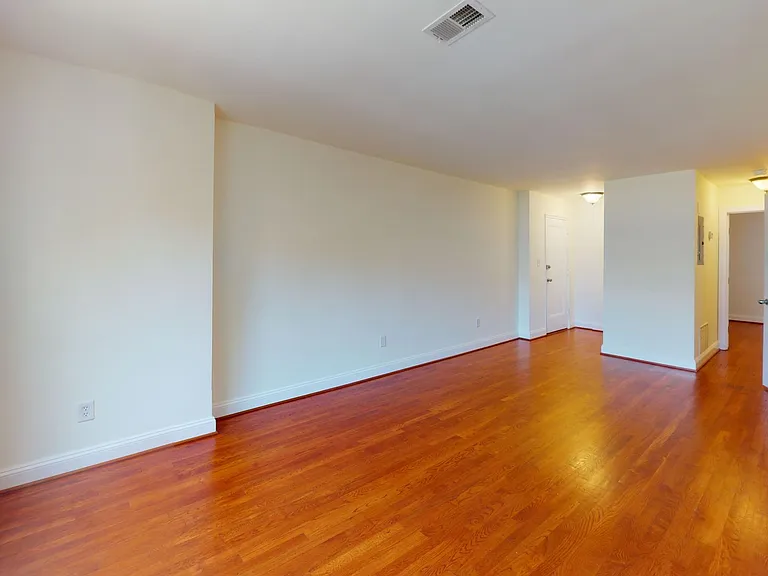 1316 Spring Road NW — Photo 5
