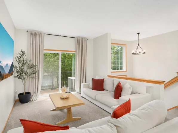 2320 Eagle Trace Ln, Woodbury, MN 55129