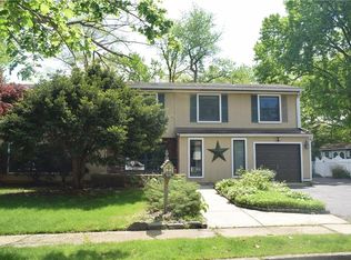 25 Evelyn Ter, Spotswood, NJ 08884