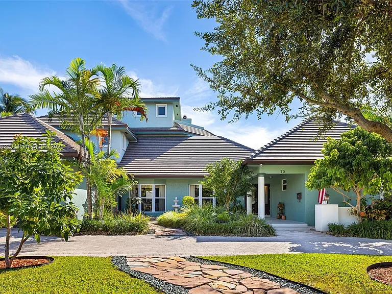 70 Bay Colony Ln — Photo 97