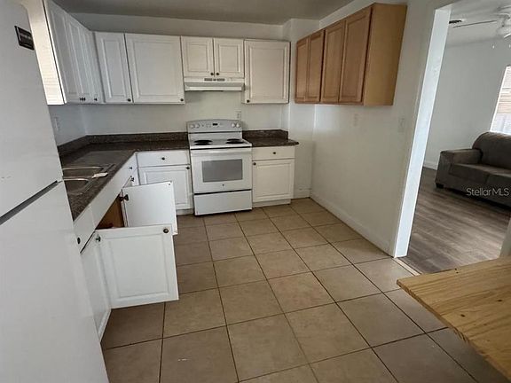 5th image of 1412 N Garfield Ave