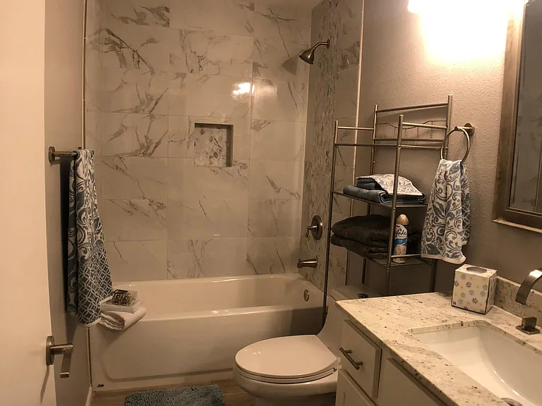 833 E Marconi Ave — Photo 16