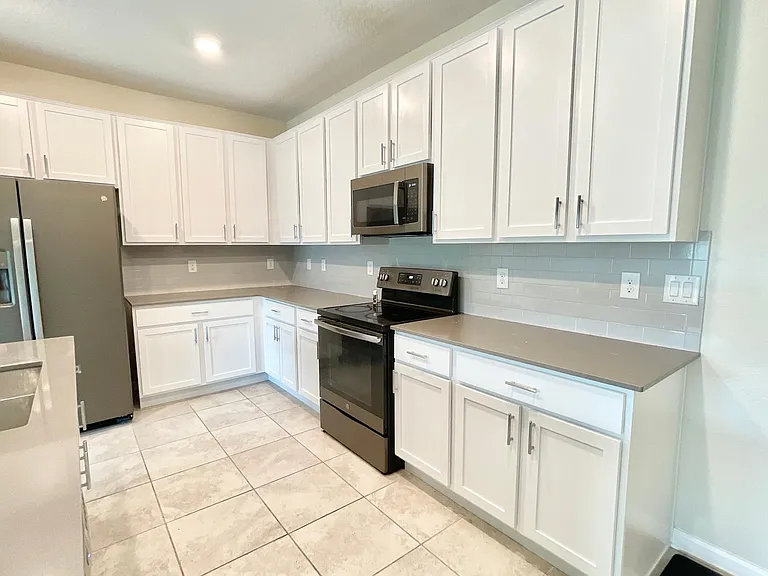 4424 Blackbird St — Photo 6