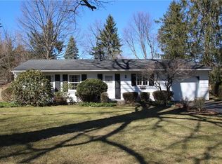 58 Hunters Run, Pittsford, NY 14534