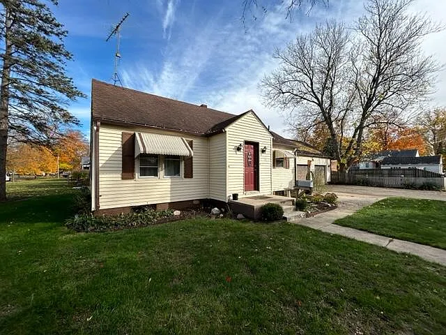 803 S Young St photo 1