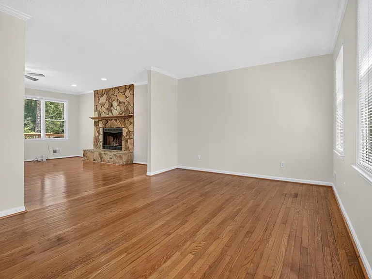 2027 Riding Ridge Rd — Photo 8