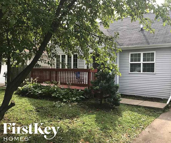 1st image of 1102 N Shoreland Ct