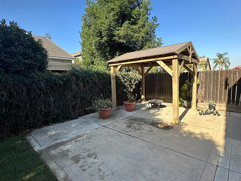 2928 Norwich Ave — Photo 18