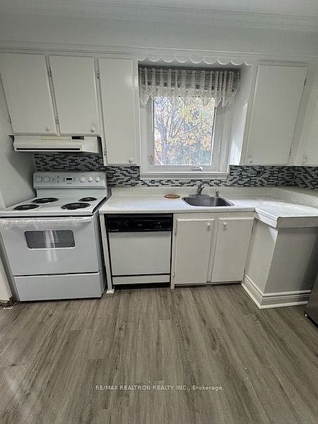 Toronto House for rent - 4 Bedrooms — photo 7