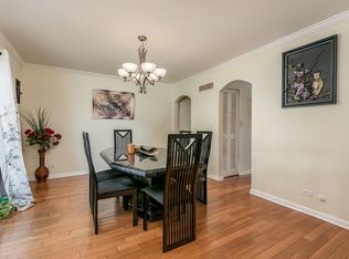 1445 Shermer Rd APT 5A, Northbrook, IL 60062