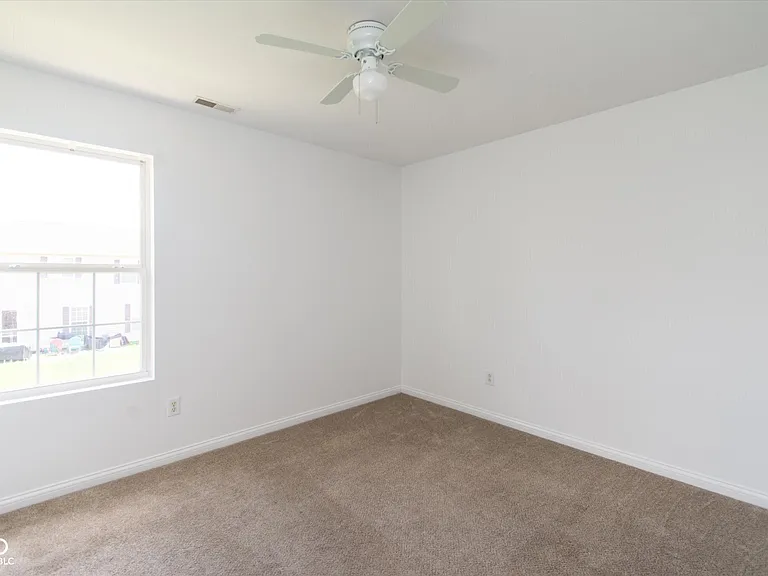 11217 Candice Dr — Photo 3