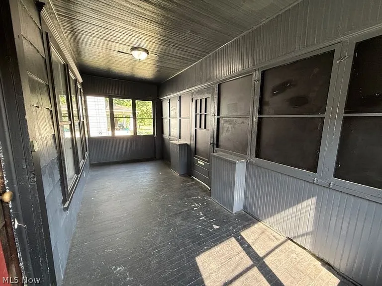 1504 Preston Ave — Photo 17