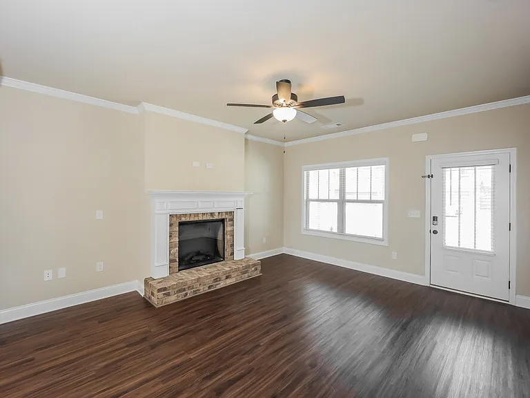2386 Walker Dr — Photo 5