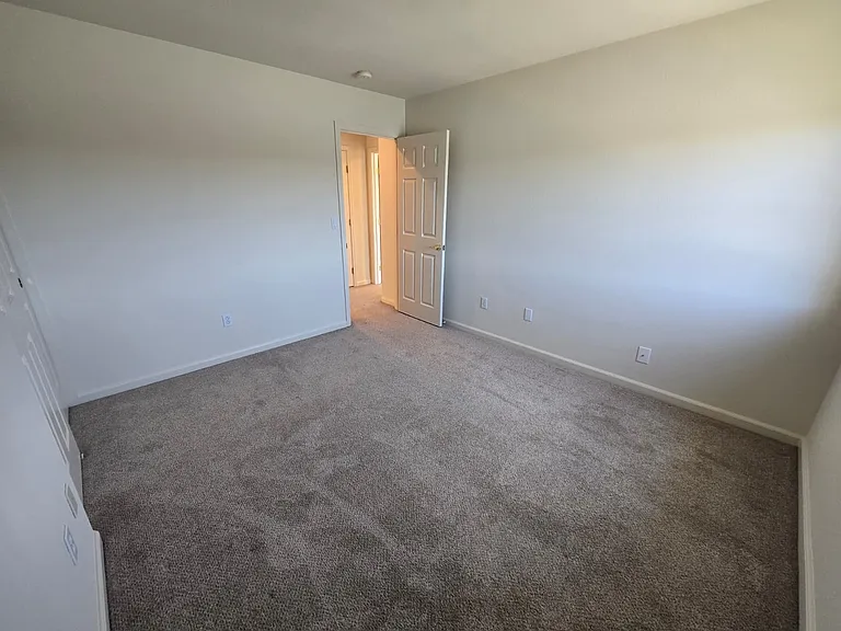 5130 Lakeshore Dr — Photo 37