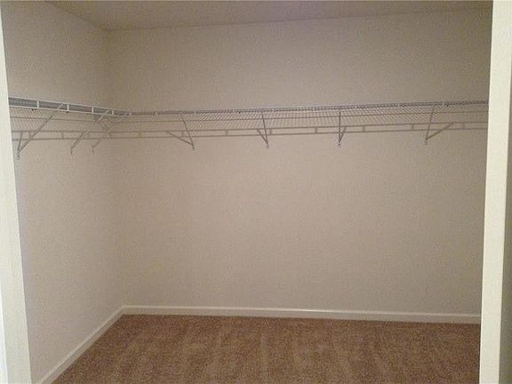 Master bedroom Closet - Big Walkin