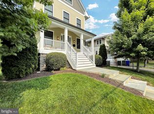 228 N Cleveland St, Arlington, VA 22201