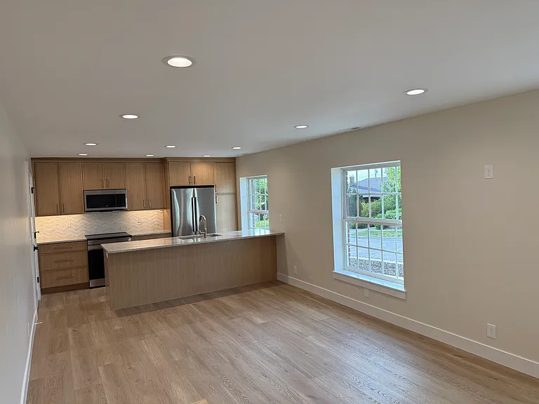 1536 S 1400 E — Photo 3