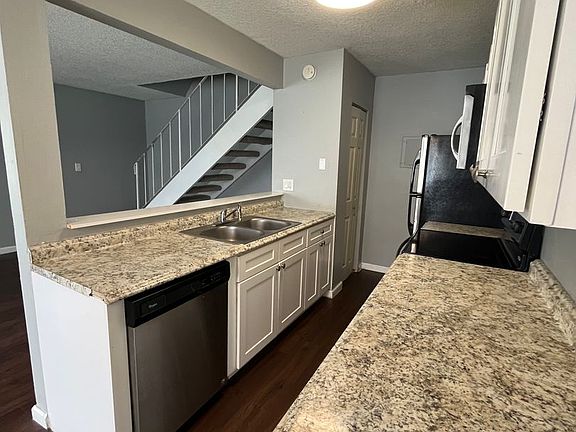 3rd image of 804 W Tiffany Dr APT 3