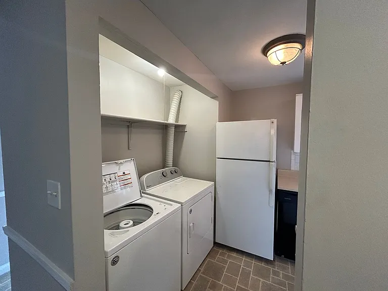 Coventry Court Townhomes — Photo 69