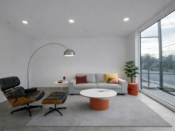 1939 Burnett Way, Sacramento, CA 95818