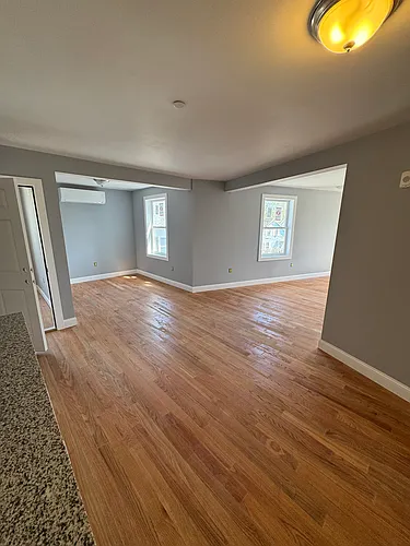 235 Ludlam St Photo 1