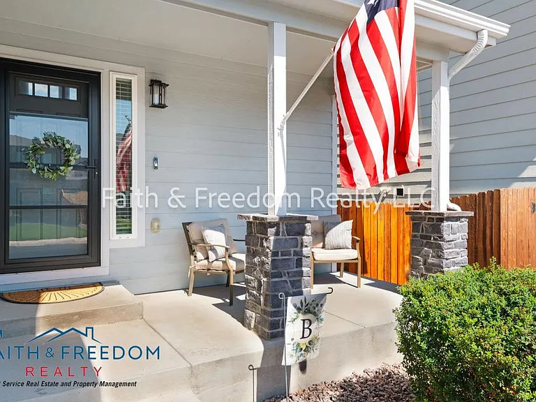 4918 Wolf Moon Dr — Photo 2
